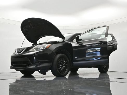 Used 2018 Nissan Rogue Sport S FWD image 48