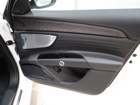 New 2025 Maserati Grecale GT image 15