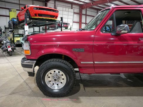 Used 1995 Ford Bronco XLT AWD/4WD image 3