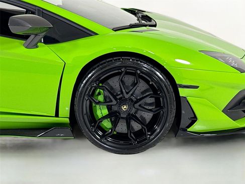 Used 2019 Lamborghini Aventador SVJ AWD/4WD image 34
