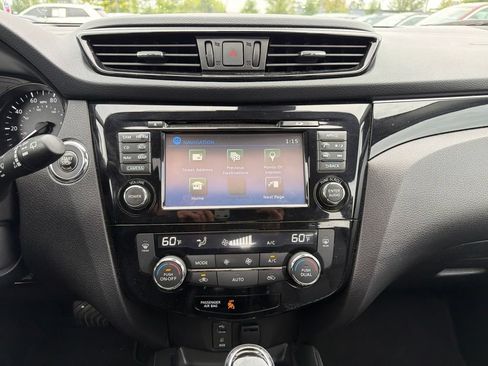 Used 2017 Nissan Rogue Sport SL w/ SL Premium Package AWD/4WD image 12