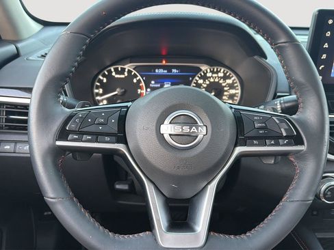 Used 2024 Nissan Altima 2.5 SR w/ SR Premium Package FWD image 15