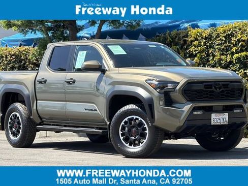 Used 2026 Toyota Tacoma TRD Off-Road AWD/4WD image 1