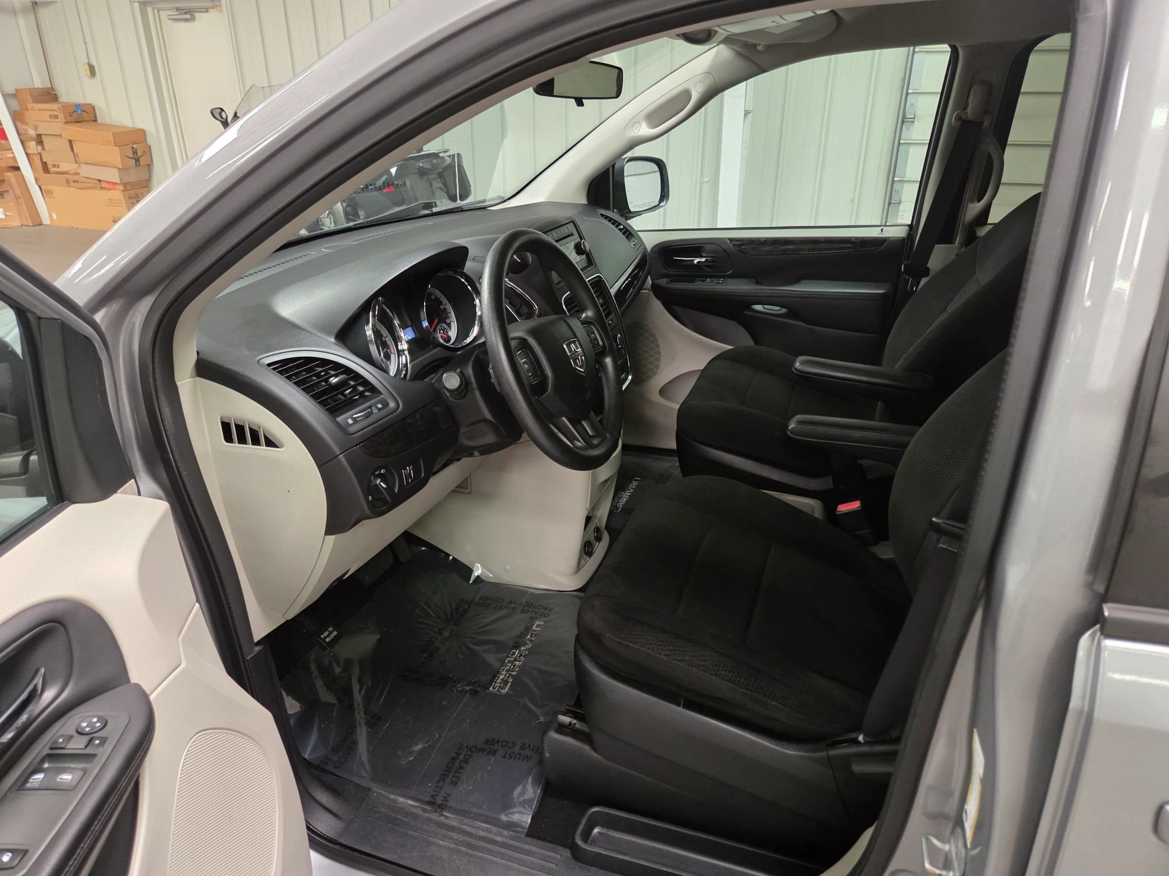 Used 2013 Dodge Grand Caravan SE FWD image 14