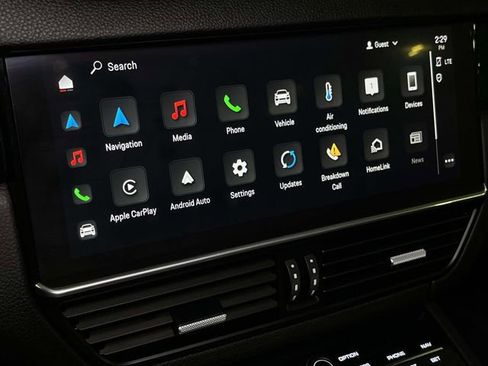 Used 2023 Porsche Cayenne image 28