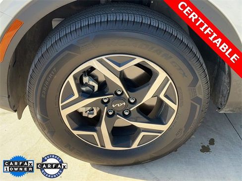 Certified 2025 Kia Sportage LX image 9