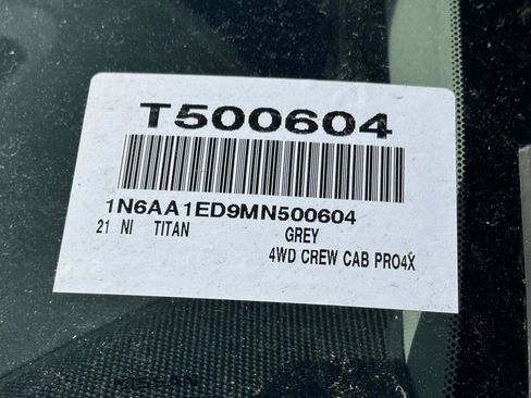 Used 2021 Nissan Titan SV w/ SV Convenience Package image 14