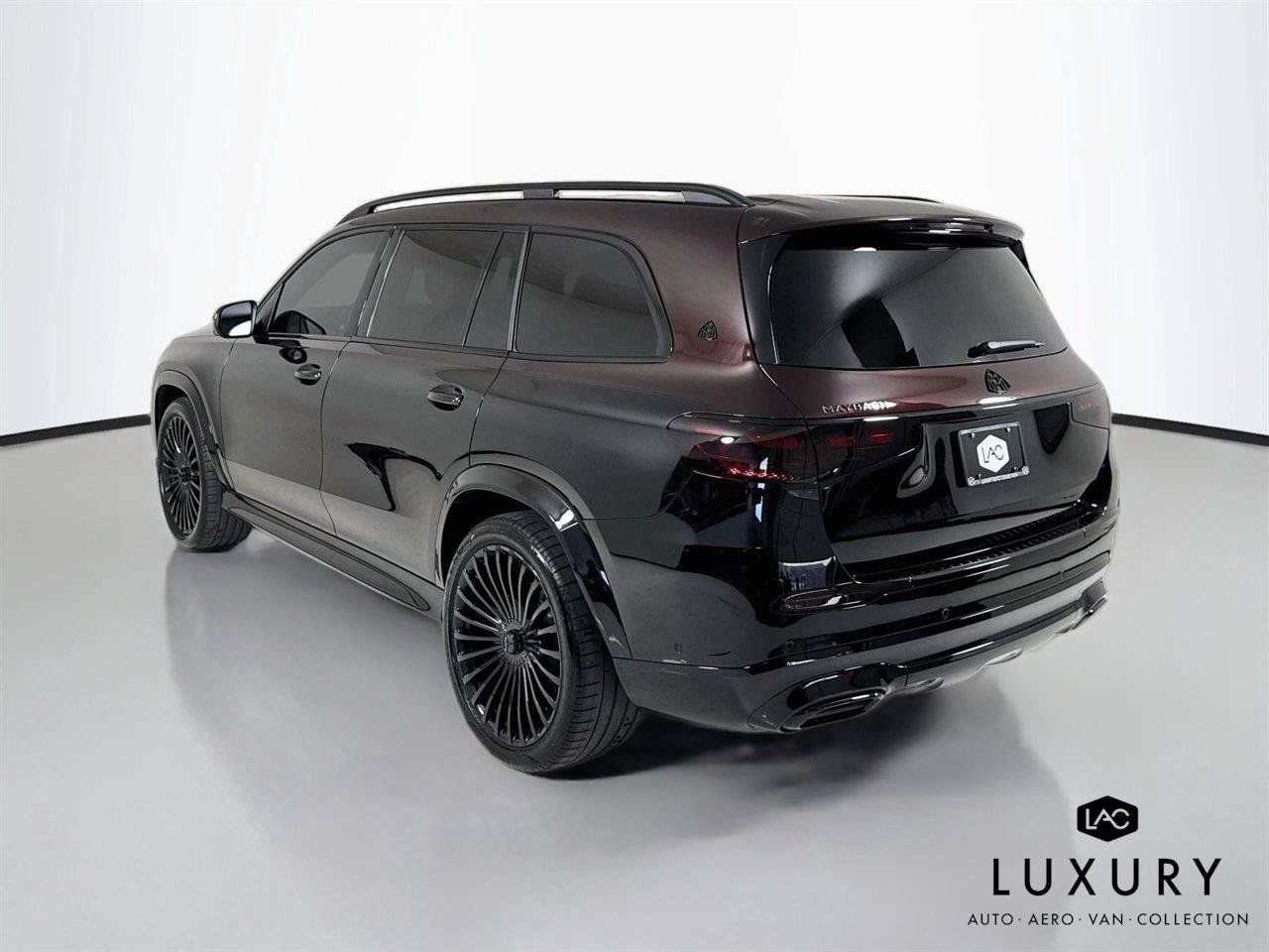 Used 2024 Mercedes-Benz Maybach GLS 600 4MATIC image 8