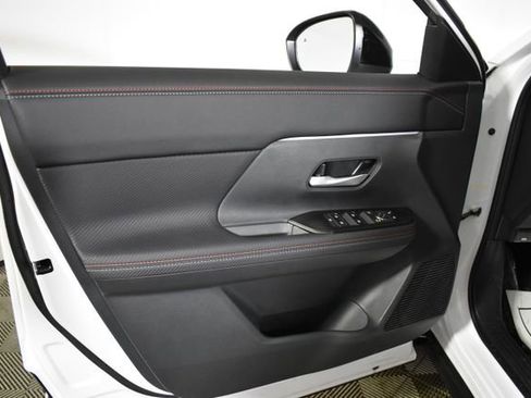 New 2026 Nissan Kicks SR w/ Cold Weather Package AWD/4WD image 7