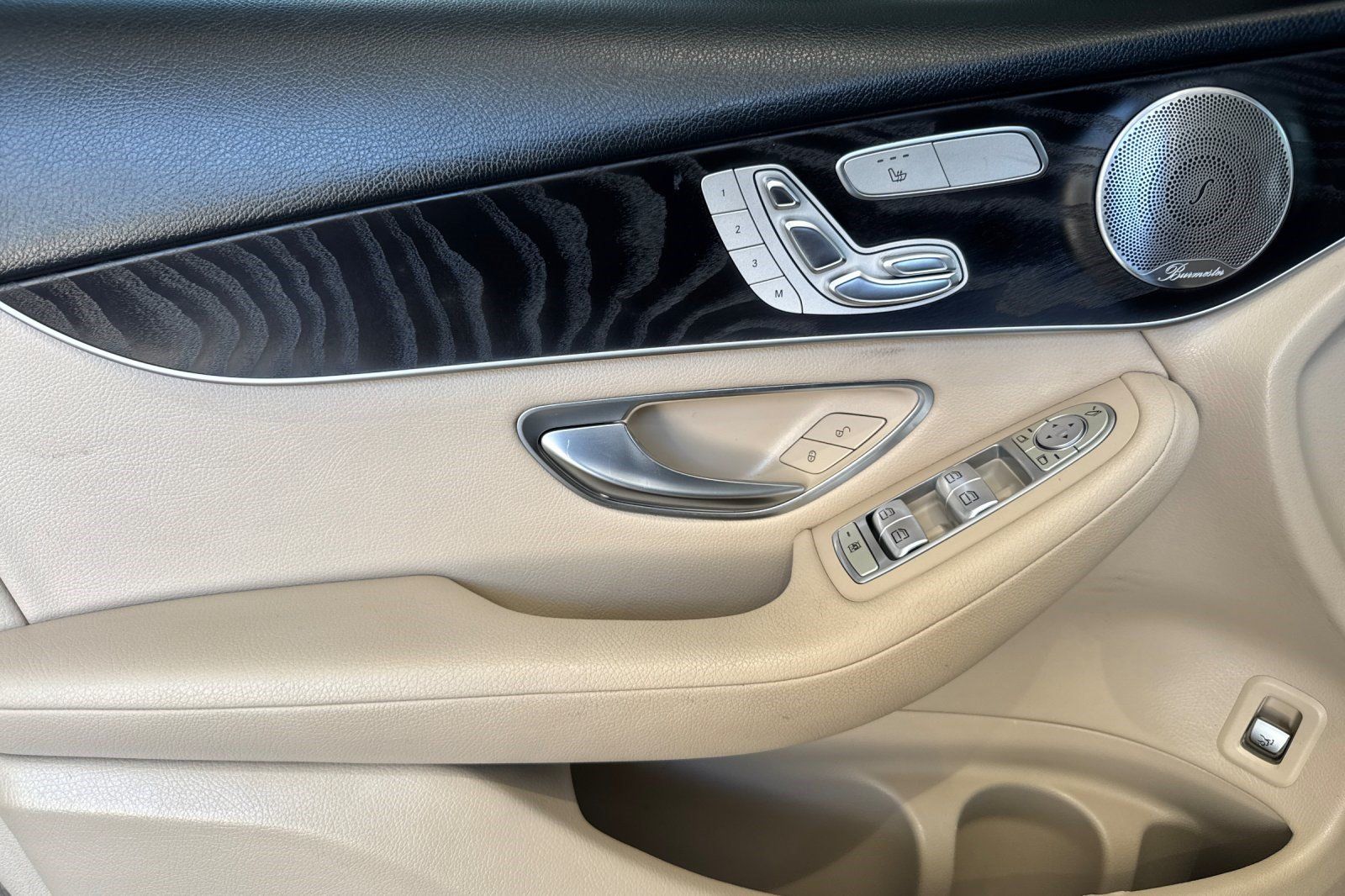 Used 2018 Mercedes-Benz GLC 300 4MATIC image 12