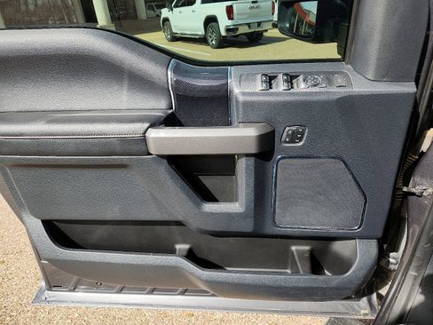 Used 2022 Ford F250 Platinum w/ FX4 Off-Road Package image 13