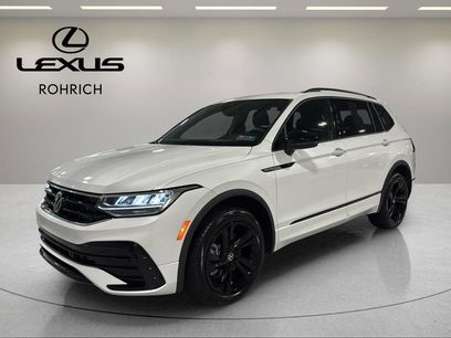Used 2024 Volkswagen Tiguan SE R-Line