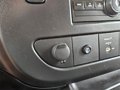 Used 2011 GMC Savana 3500 LS image 18