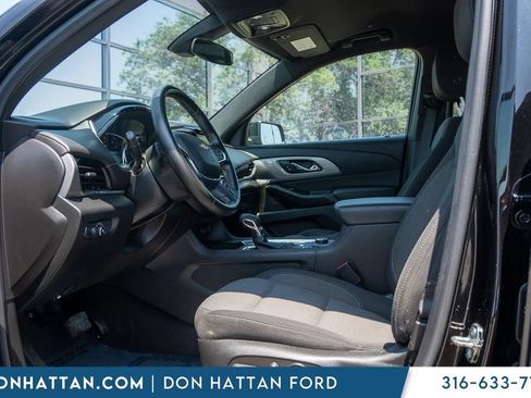 Used 2023 Chevrolet Traverse LT AWD/4WD image 3