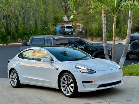 Used 2020 Tesla Model 3 RWD image 2