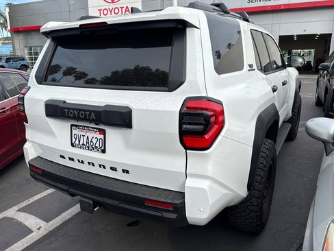Used 2025 Toyota 4Runner TRD Off-Road Premium image 3