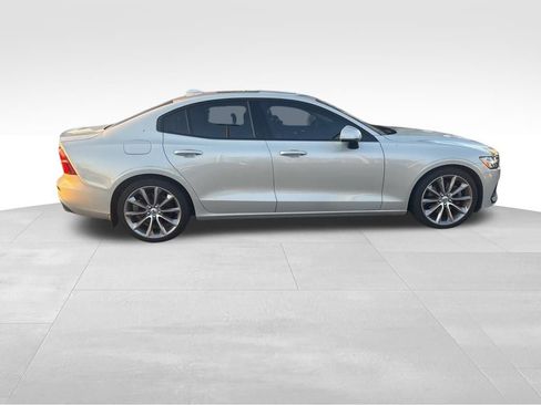 Used 2019 Volvo S60 T5 Momentum w/ Multimedia Package image 5