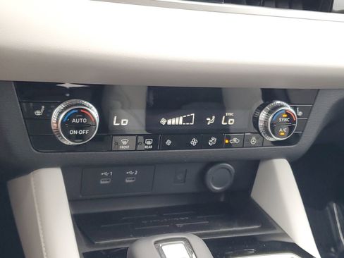 New 2026 Mitsubishi Outlander SE image 18