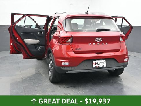 Used 2025 Hyundai Venue SEL FWD image 75