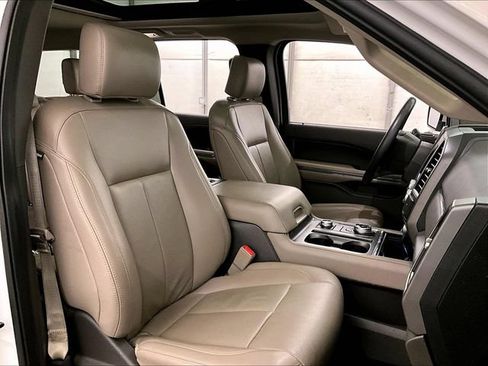 Used 2020 Ford Expedition Max XLT w/ Equipment Group 202A AWD/4WD image 7