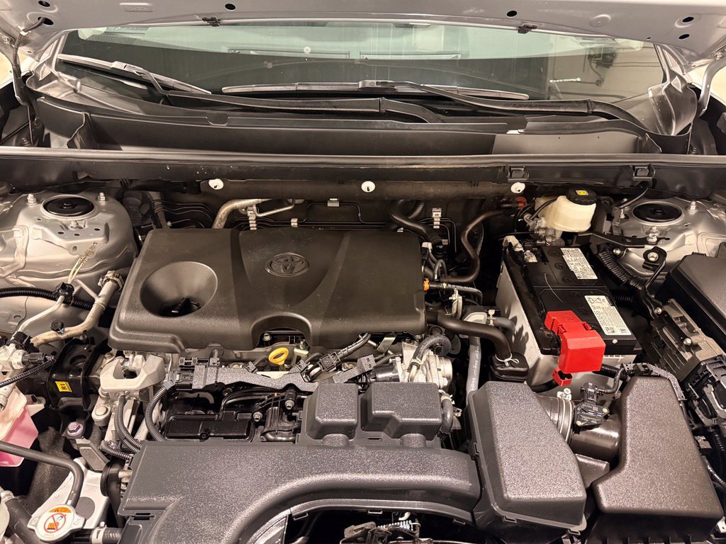 Used 2025 Toyota RAV4 XLE FWD image 11