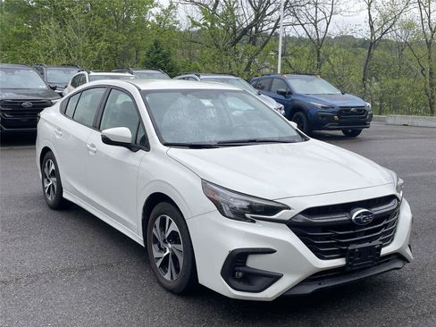 Certified 2025 Subaru Legacy Premium AWD/4WD image 7