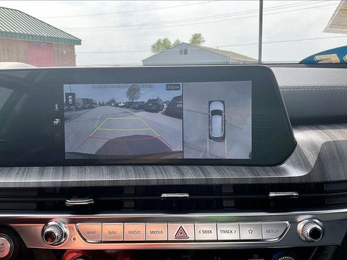 Used 2025 Kia Telluride SX w/ SX Captain's Chair Package AWD/4WD image 14