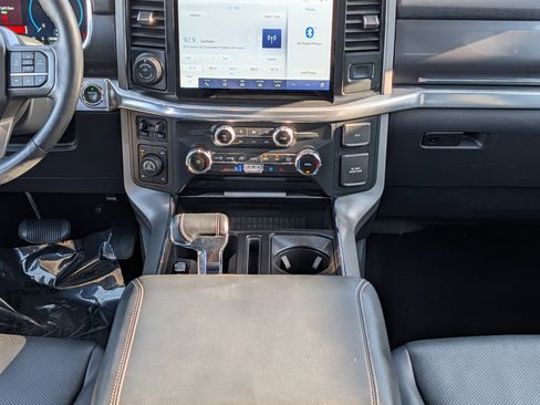 Used 2022 Ford F150 Lariat image 24