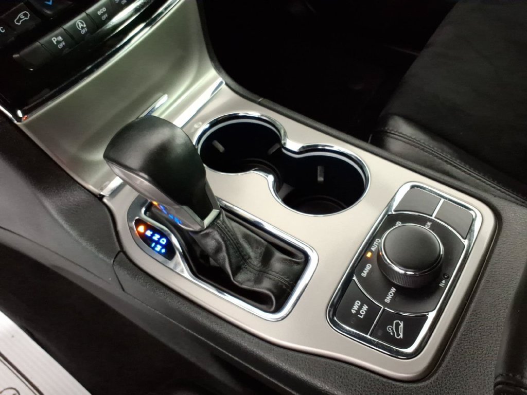 Used 2022 Jeep Grand Cherokee Laredo X AWD/4WD image 22