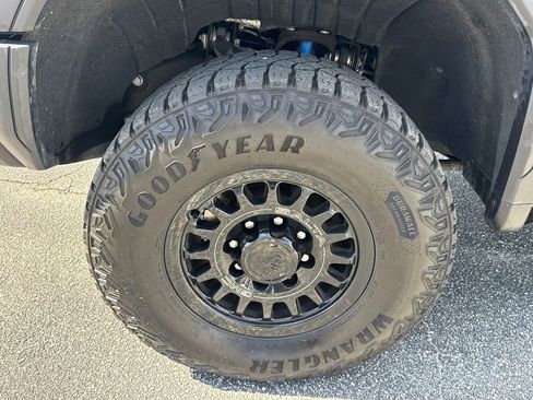 Used 2024 GMC Sierra 2500 AT4X w/ AT4X AEV Edition image 11