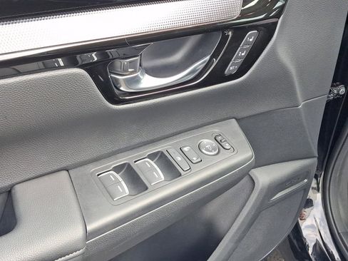 Used 2025 Honda CR-V EX-L image 13