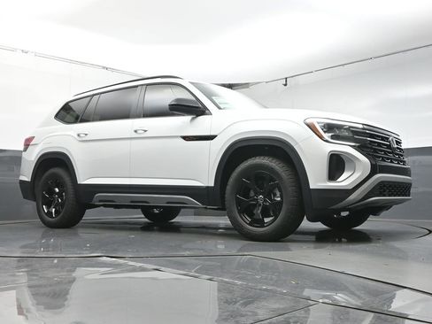 New 2026 Volkswagen Atlas Peak Edition image 41