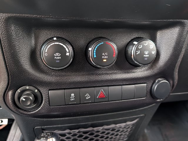 Used 2018 Jeep Wrangler Unlimited Sport S AWD/4WD image 23