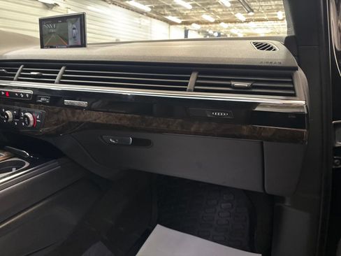 Used 2017 Audi Q7 3.0T Premium Plus AWD/4WD image 30