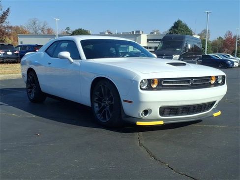 Used 2022 Dodge Challenger GT image 3
