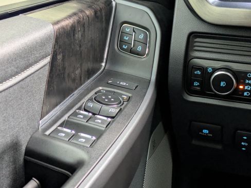 Used 2025 Ford F350 Lariat w/ Lariat Ultimate Package image 28