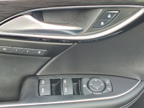 Used 2023 Buick Envision Essence image 9