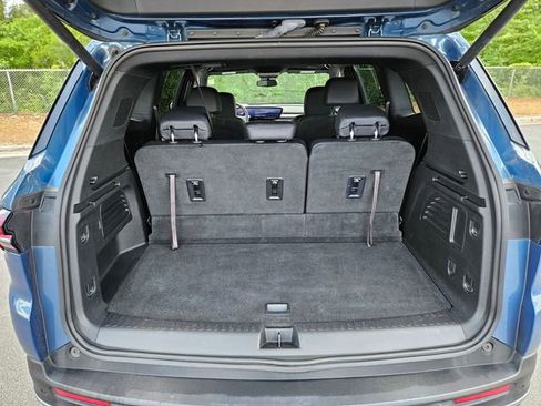 Used 2025 Buick Enclave Preferred FWD image 18