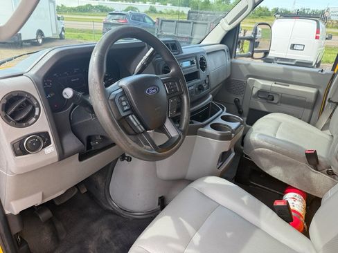 Used 2021 Ford E-350 and Econoline 350 Super Duty RWD image 9
