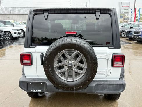 Used 2024 Jeep Wrangler Sport AWD/4WD image 6