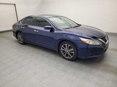 Used 2018 Nissan Altima 2.5 SR w/ SR Special Edition image 11