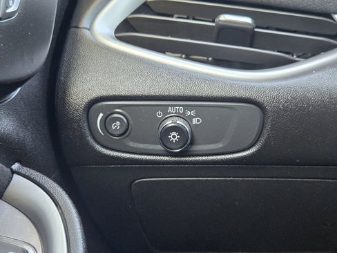 Used 2024 Chevrolet Malibu LT image 23