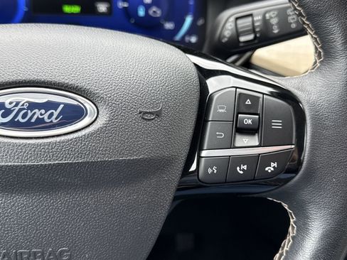 Used 2022 Ford Escape Titanium w/ Titanium Premium Package FWD image 23