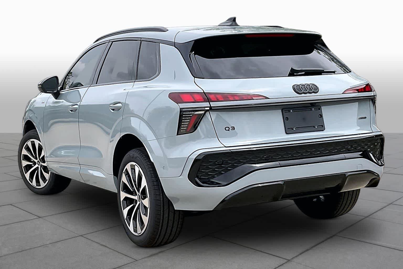 Used 2026 Audi Q3 quattro 2.0T w/ Driver Assistance Package AWD/4WD image 12