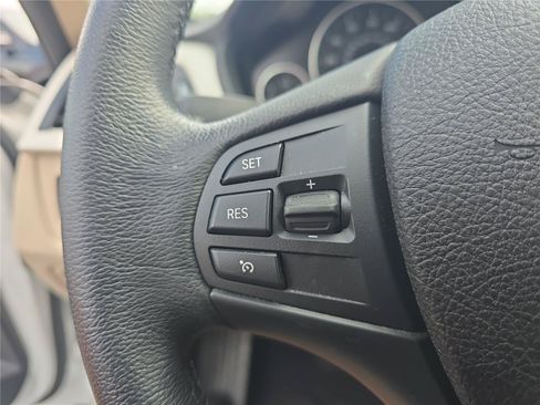 Used 2018 BMW 320i Sedan RWD image 24