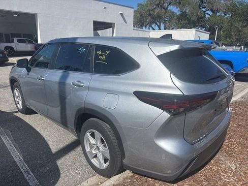 Certified 2025 Toyota Highlander LE image 6