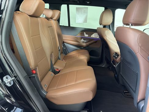 Certified 2025 Mercedes-Benz GLS 450 4MATIC image 30