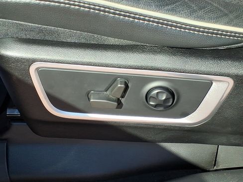 Used 2021 RAM 1500 Laramie AWD/4WD image 15