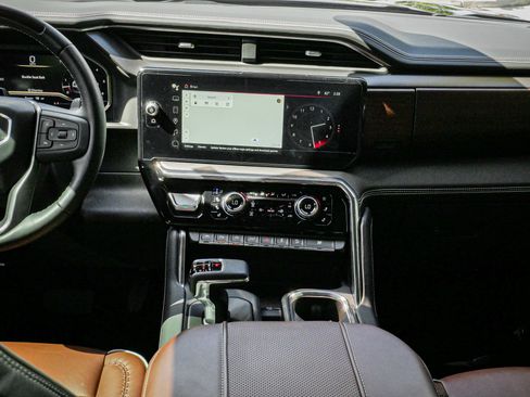 Used 2024 GMC Sierra 1500 Denali Ultimate image 30