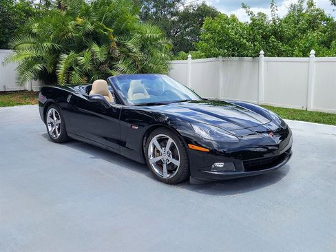 Used 2010 Chevrolet Corvette Convertible w/ Preferred Equipment Group RWD image 2